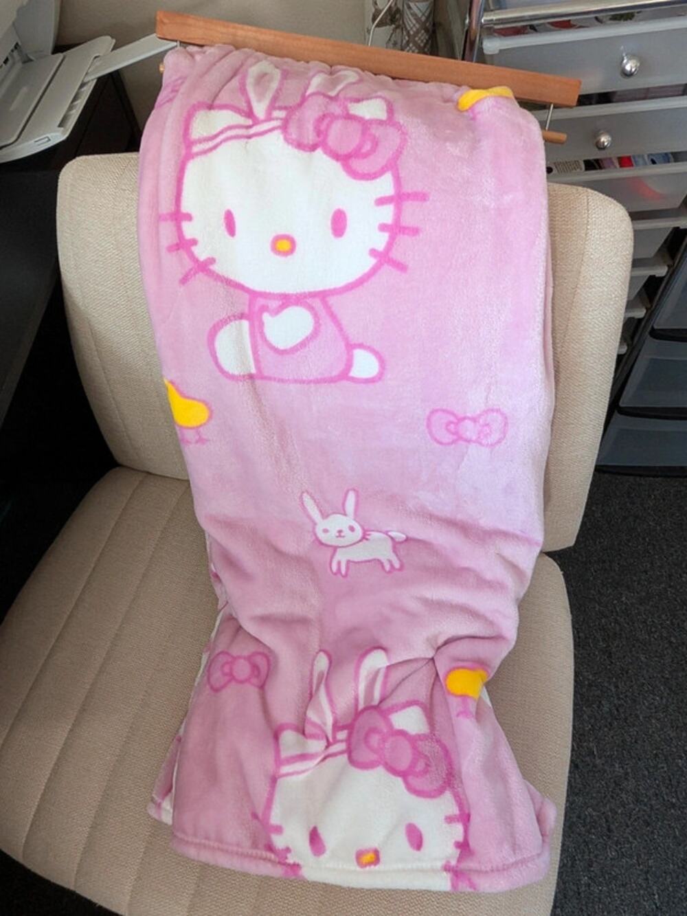 NWOT all pink sanrio hello kitty plush throw blanket bunny and bows